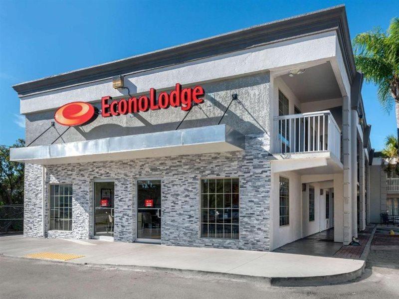 Econo Lodge Airport - Rj Stadium Tampa Exterior photo